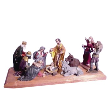 Nacimiento Reyes arrodillados