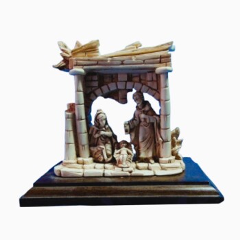 Misterio bajo arco crema