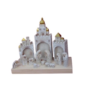 Nacimiento en palacio de piedra