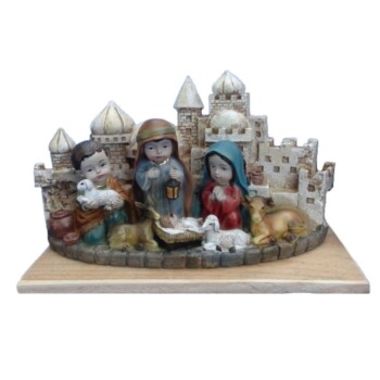 Nacimiento delante de muralla
