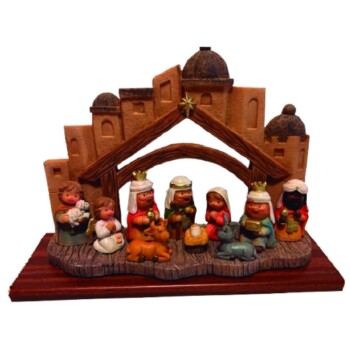 Nacimiento portal con edificios